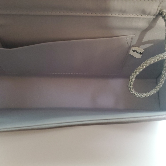 Vintage Fold Over, Magnetic Snap Closure, with Beaded Strap - Picture 9 of 13